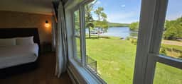 Juniper Motel-Deluxe Double Queen-Second Floor-Pet Friendly-Room 7