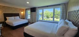 Juniper Motel-Deluxe Double Queen-Second Floor-Pet Friendly-Room 7