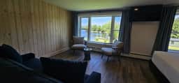 Juniper Motel-Deluxe King-Second Floor-Room 6