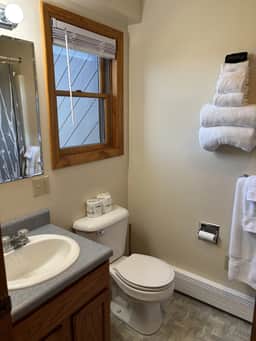 Juniper Motel-Double Queen-Pet Friendly-Ground Floor-Room 24
