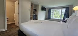 Juniper Motel-King Studio-Pet Friendly-Second Level-Room 2
