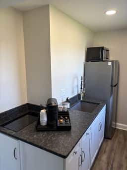 Juniper Motel-King Suite-Pet Friendly-Cooktop-Ground Floor-Room 22