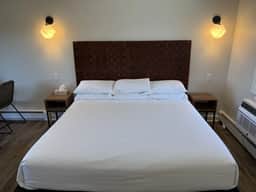 Juniper Motel-King Suite-Pet Friendly-Cooktop-Ground Floor-Room 22