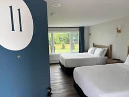Motel-Lake Front-Double Queen-Ground Floor-Handicap Accessible-Pet Friendly-Room 11