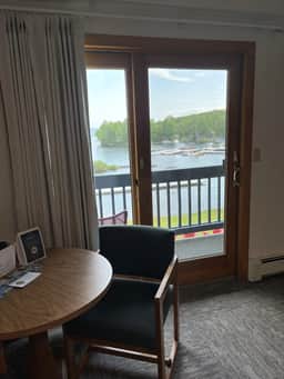 Juniper Motel-King-Pet Friendly-Upper Level-Room 15