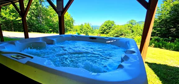 *Lake/Mtn View*Hot Tub*Fireplace*Game Room*