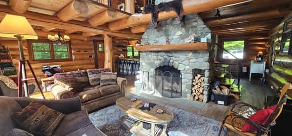 Bear Cove Hideaway