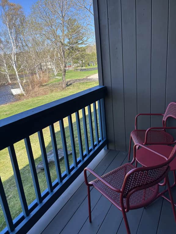 Juniper Motel-Double Queen-Pet Friendly-Balcony-Room 18