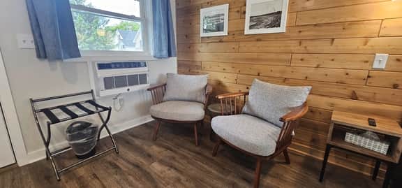 Juniper Motel-King Studio-Pet Friendly-Second Floor-Room 1
