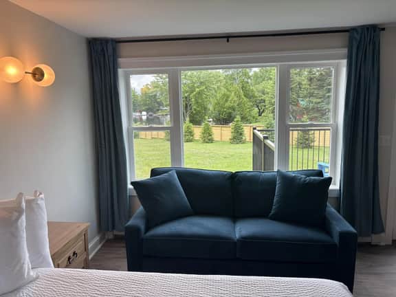 Juniper Motel-King Suite-Ground Floor-Room 12