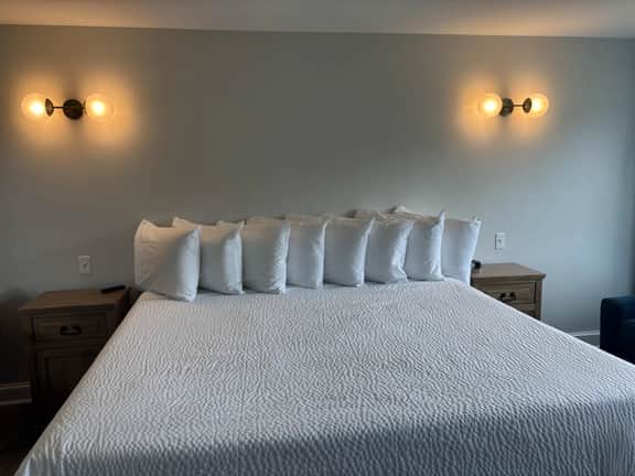 Juniper Motel-King Suite-Ground Floor-Room 12
