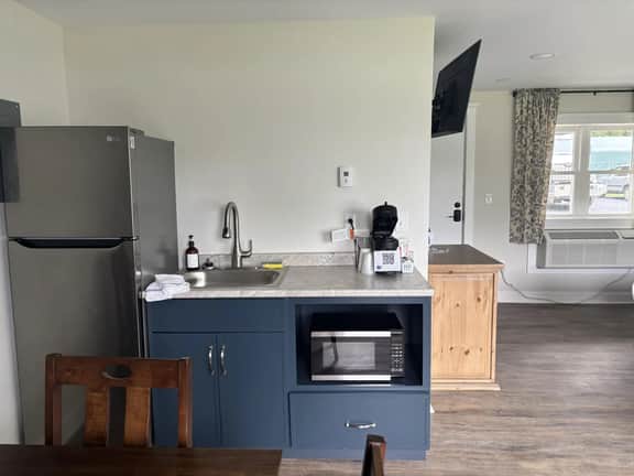 Juniper Motel-King Suite-Ground Floor-Room 12