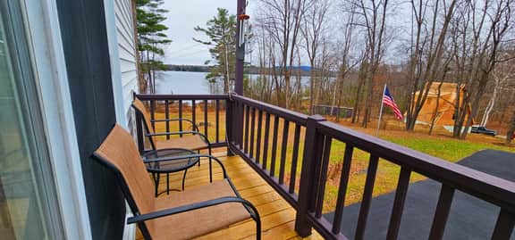 Lakeshore Retreat