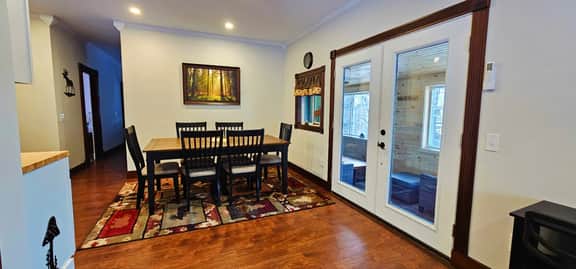 Pleasant Street Retreat -  Apartment 3BR