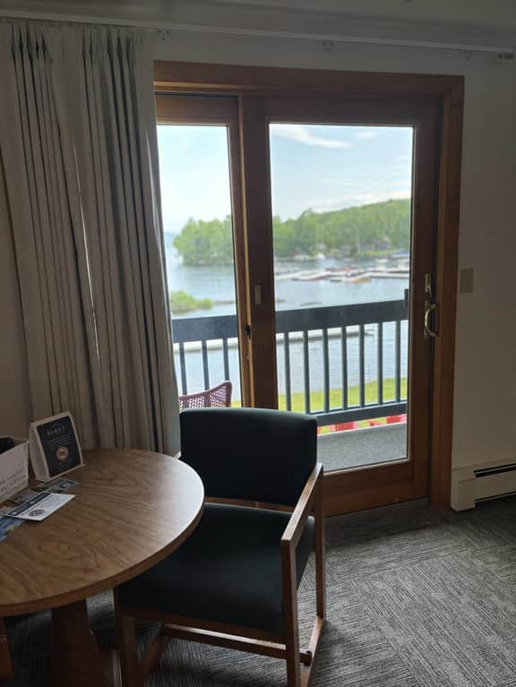 Juniper Motel-King-Pet Friendly-Upper Level-Room 15