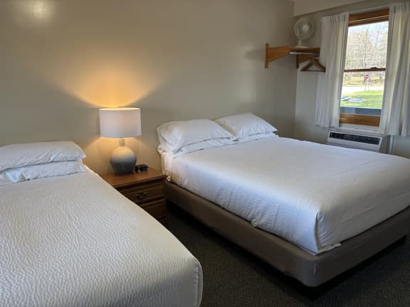 Juniper Motel-Double Queen-Pet Friendly-Ground Floor-Room 24
