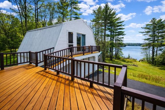 Lakeshore Retreat