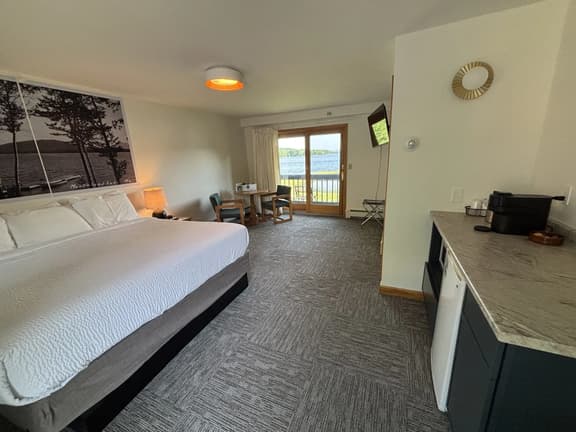 Juniper Motel - Pet Friendly-King Bed-Ground Floor- Room 21